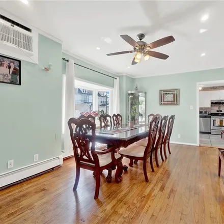 Image 2 - 94-70 134th Avenue, New York, NY 11417, USA - Townhouse for sale