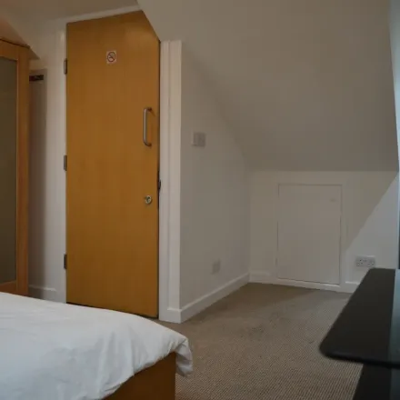 Image 5 - 10 Vicarage Park, Glyndon, London, SE18 7SU, United Kingdom - Apartment for rent