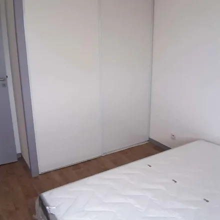 Rent this 3 bed apartment on 17 Rue Rudolf Diesel in 33700 Mérignac, France