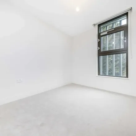 Image 2 - JCE Sartorial, 50 Coombe Road, London, KT2 7AE, United Kingdom - Apartment for rent