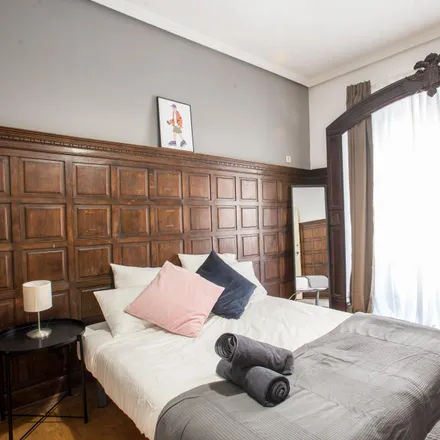 Rent this 1studio room on Madrid in Dos Naciones, Calle del Conde de Romanones