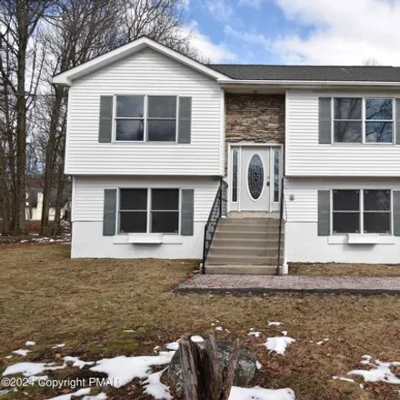 Buy this 3 bed house on 1160 Steele Circle in Lehman Township, PA 18324