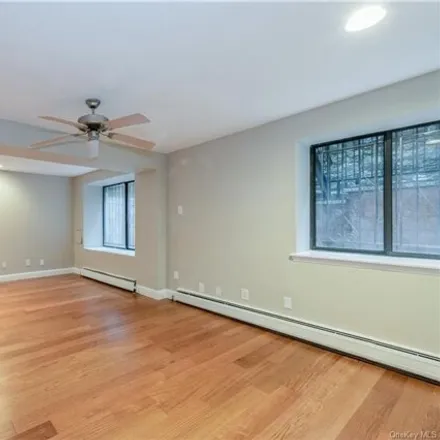 Image 9 - 410 East 73rd Street, New York, NY 10021, USA - Apartment for sale