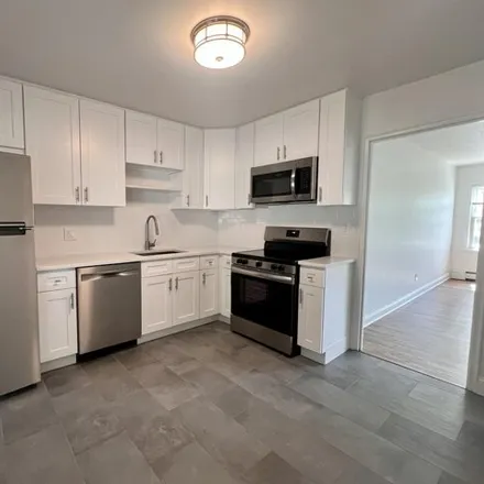 Image 3 - 196 Park St Apt 10, New Canaan, Connecticut, 06840 - Townhouse for rent