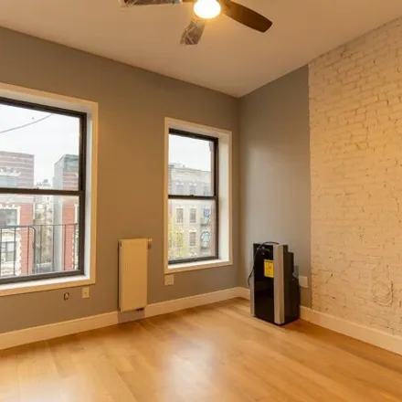 Image 4 - 306 Pleasant Avenue, New York, NY 10035, USA - House for rent
