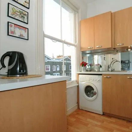Image 4 - 60 Hemingford Road, London, N1 0JN, United Kingdom - Apartment for rent