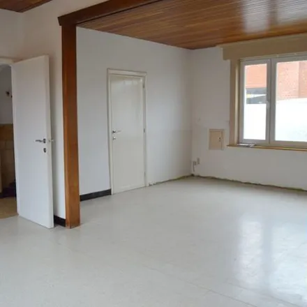 Image 8 - Sint-Denijseweg, 8500 Kortrijk, Belgium - Apartment for rent