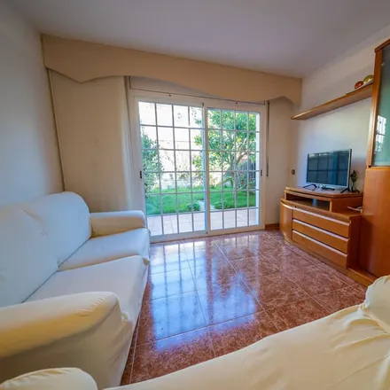 Rent this 4 bed townhouse on 08398 Santa Susanna