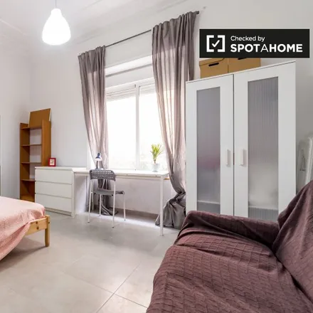 Rent this 6 bed room on Gran Via de Ferran el Catòlic in 79, 46008 Valencia