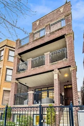 Buy this 4 bed condo on 902 West Barry Avenue in Chicago, IL 60657