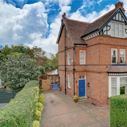 Buy this 6 bed duplex on The Crescent in Bromsgrove, B60 2DF