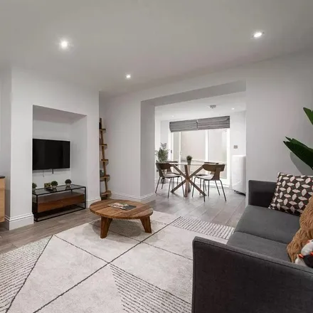 Rent this 2 bed apartment on 48 Pembridge Villas in London, W11 3EG