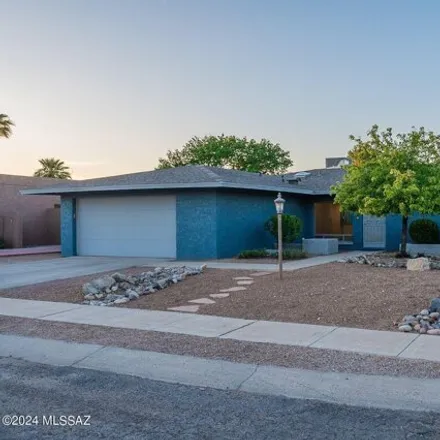 Buy this 3 bed house on 2829 North la Cienega Drive in Tucson, AZ 85715