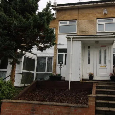 Rent this 3 bed townhouse on Taplow Grove in Cheadle Hulme, SK8 6DL