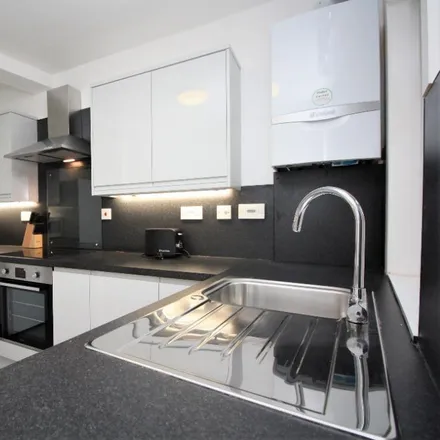 Image 2 - 28 Gardner's Crescent, City of Edinburgh, EH3 8DF, United Kingdom - Apartment for rent