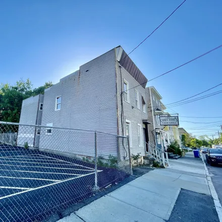 Image 2 - 509 Yates Street, City of Albany, NY 12208, USA - Duplex for sale