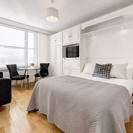 Rent this 1 bed apartment on The Greenhouse in 27a Hill Street, London