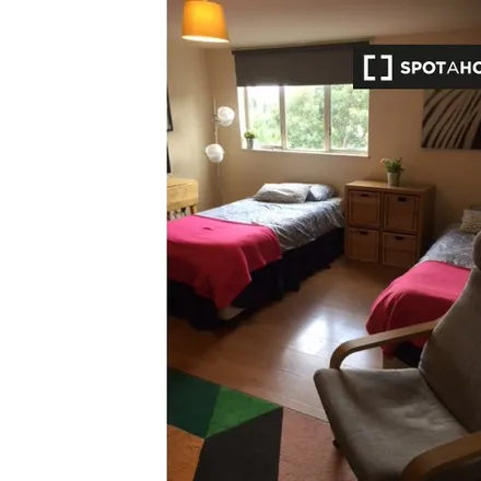 Rent this 4 bed room on 2 Cranhurst Road in London, NW2 4LJ