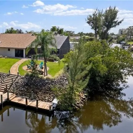 Image 3 - 20266 Park Place, Estero River Heights, Lee County, FL 33928, USA - House for sale