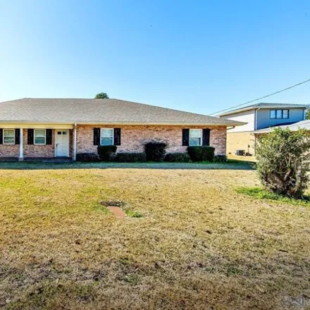 Buy this 3 bed house on 140 Hollywood Avenue in Thibodaux, LA 70301