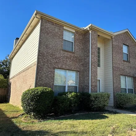 Rent this 4 bed house on 305 Sun Meadow Lane in Fort Worth, TX 76097