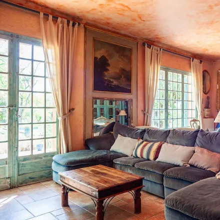 Rent this 6 bed house on Aix-en-Provence in Bouches-du-Rhône, France
