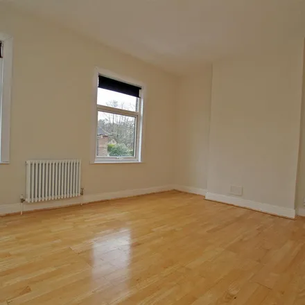 Rent this 3 bed duplex on 98 Morley Avenue in Nottingham, NG3 5FZ
