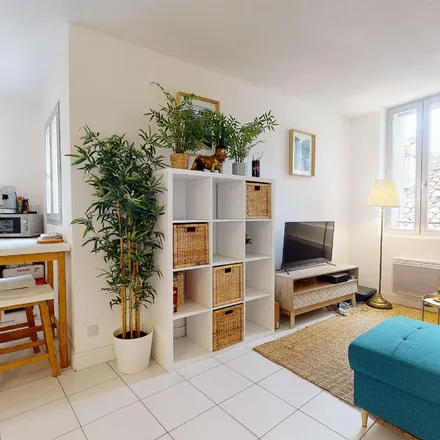 Image 7 - 4 Rue Vaissette, 30033 Nimes, France - Apartment for rent