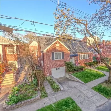 Buy this 3 bed house on 2216 Westervelt Avenue in New York, NY 10469