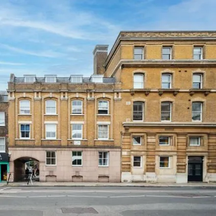 Image 2 - 5 Hayward's Place, London, EC1V 4LS, United Kingdom - Apartment for sale