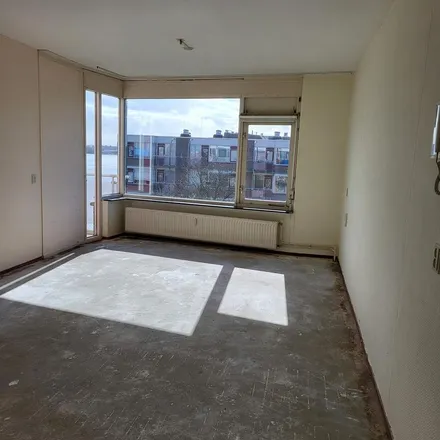 Rent this 1 bed apartment on Zorgcentrum de Steenplaat in Persoonshaven, 3071 CK Rotterdam