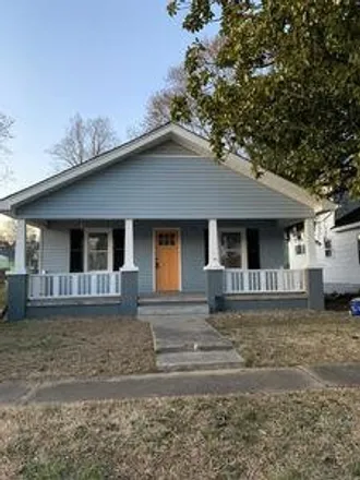 Buy this 2 bed house on 1121 Lomax Street in Kingsport, TN 37660