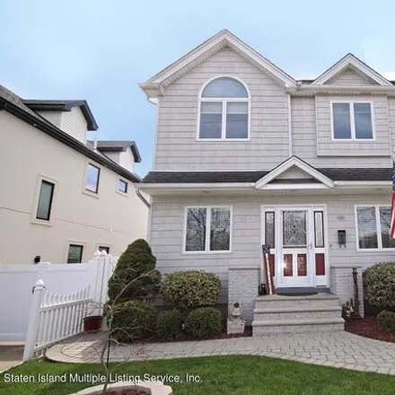 Buy this 3 bed house on 146 Thornycroft Avenue in New York, NY 10312