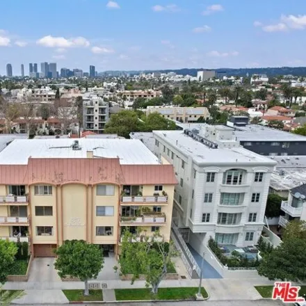 Rent this 2 bed condo on 837 South Le Doux Road in Los Angeles, CA 90035