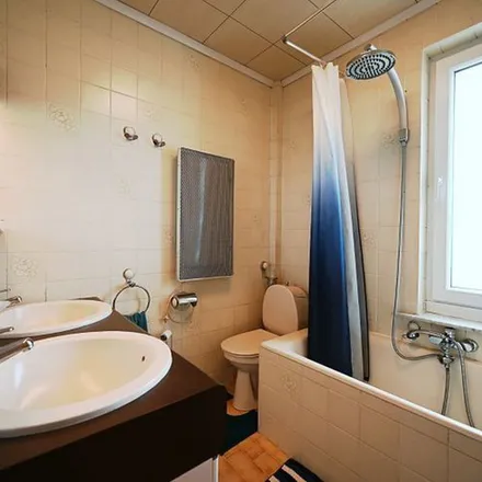 Rent this 3 bed apartment on Zwaluwenstraat 9 in 8850 Ardooie, Belgium
