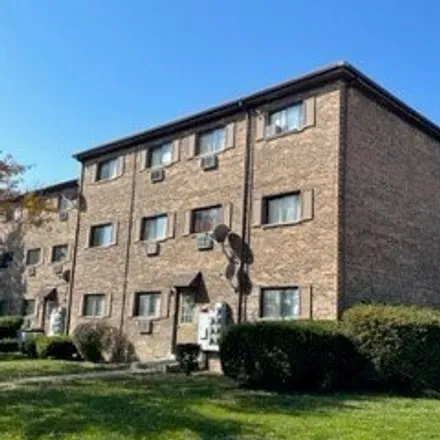 Rent this 2 bed condo on 1508 North Silver Lane in Palatine, IL 60074