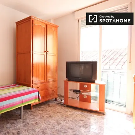 Rent this studio apartment on Apartamentos Las Nieves in Calle Cruz, 32
