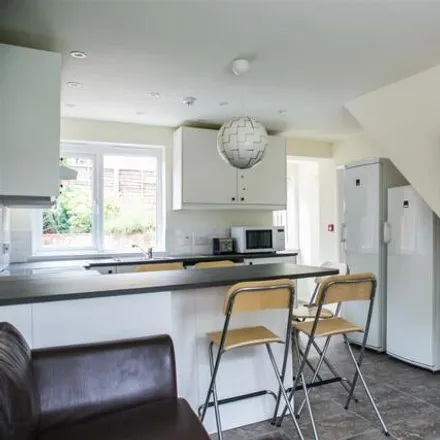 Rent this 5 bed townhouse on Leahurst Crescent in Harborne, B17 0LG