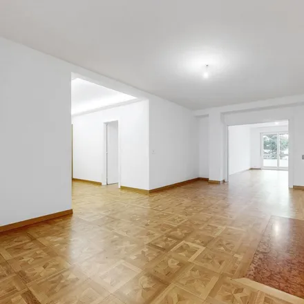Rent this 4 bed apartment on Route de Lausanne 143 in 1202 Geneva, Switzerland