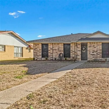 Buy this 3 bed house on 2658 Baylor Drive in Rowlett, TX 75088