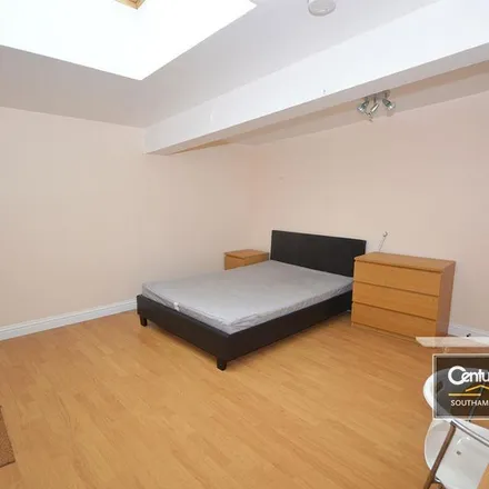 Rent this 4 bed apartment on Chapel Road in Cultural Quarter, Southampton