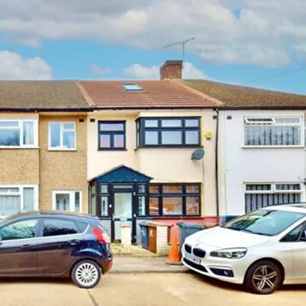 Image 1 - Kelly Way, London, RM6 6XH, United Kingdom - Townhouse for sale