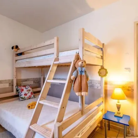 Rent this 3 bed townhouse on Route de Valence in 30190 Saint-Dézéry, France