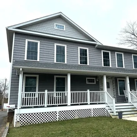 Rent this 3 bed house on 75 Harbor Street in Branford, CT 06405