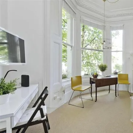 Image 3 - 63 Oxford Gardens, London, W10 5UL, United Kingdom - Apartment for sale