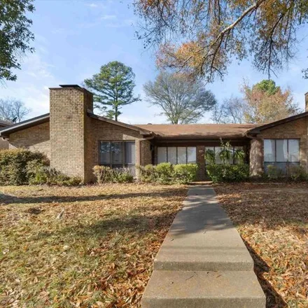 Buy this studio house on 869 Georgia Lane in Longview, TX 75604
