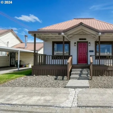 Buy this 3 bed house on 232 Southwest 4th Street in Pendleton, OR 97801
