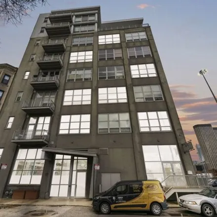 Buy this 2 bed condo on 770 Lofts in 775 West Jackson Boulevard, Chicago