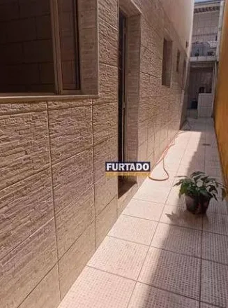 Rent this 2 bed house on Rua Antônio Francisco Lisboa in Jardim Telles de Menezes, Santo André - SP