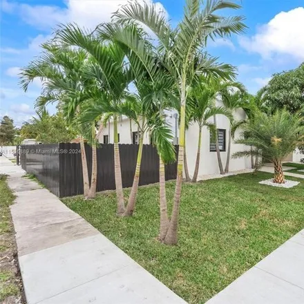 Image 5 - 501 East 59th Street, Hialeah, FL 33013, USA - House for sale